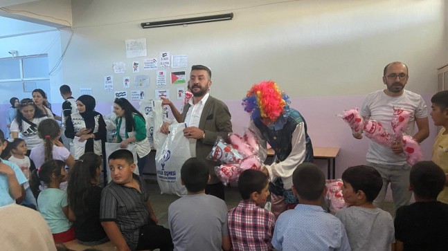 İyilik Çeşmesi’nden Karne Şenliği: Çocukların Yüzü Güldü!