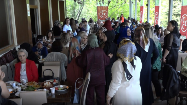 MHP KAÇEP Birimi, Anneler Gününde Kahvaltı Programı Düzenledi