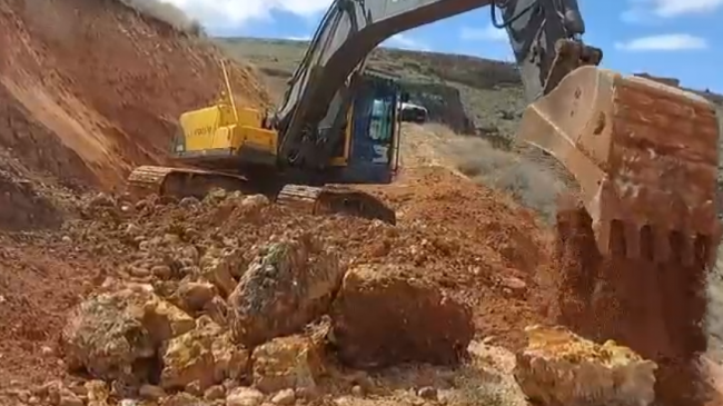 Kaya Tehlikesine Geçit Yok! Keban’da Yol Güvenliği İçin Kritik Müdahale