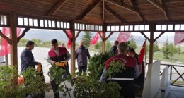 Elazığ İl Özel İdaresi Fethi Sekin Külliyesi Çevresinde Temizlik Çalışması Yaptı