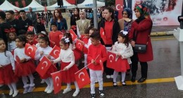 Elazığ Cumhuriyet Coşkusuyla Kırmızı-Beyaza Büründü!