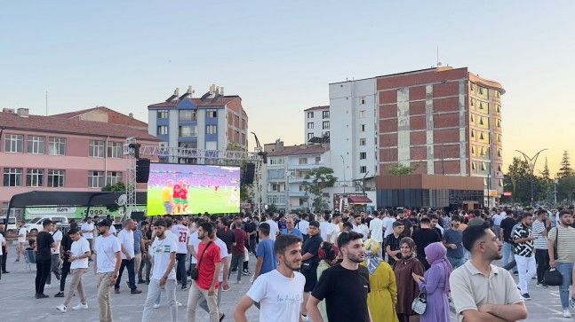 Elazığ’da Türkiye-Portekiz Maçı İçin Dev Ekran Heyecanı