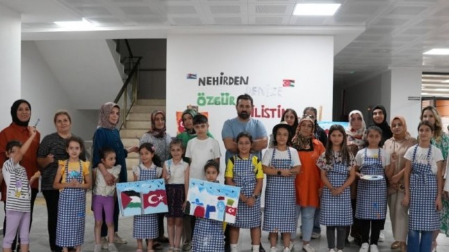 Elazığlı Çocuklar Resimlerini Filistin İçin Çizdi