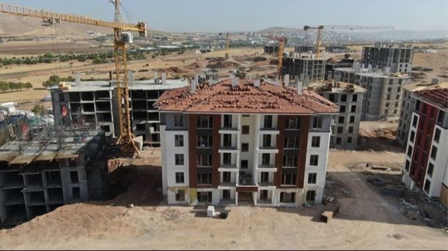 Elazığ’da TOKİ Konutlarının Yapımı Devam Ediyor