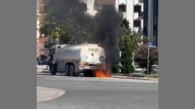 Elazığ’da Su Tankeri Alev Aldı