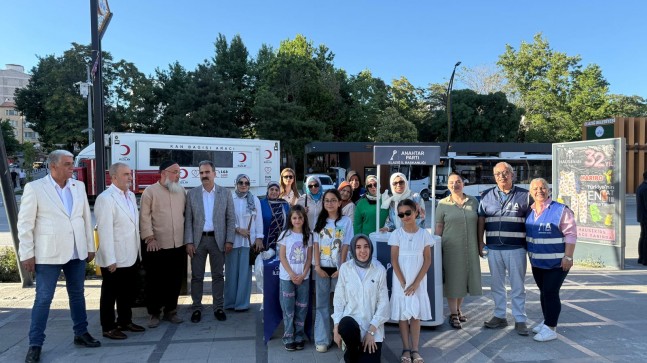 ANAHTAR PARTİ’DEN AŞURE İKRAMI