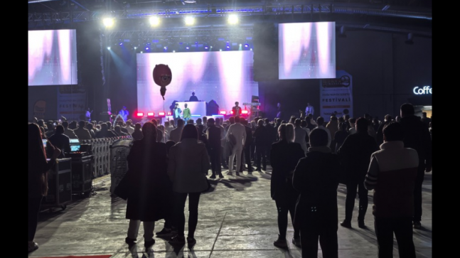 Eypio Konserinde Sahne Önü Basına Yasaklandı, Gazeteciler Adeta Kovuldu