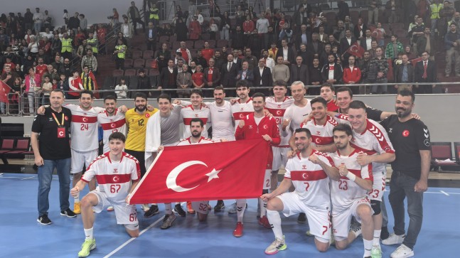 GAKKOŞLAR UĞURLU GELDİ! Elazığ’da Tarihi Gece: Türkiye Dünya Şampiyonası Elemelerinde Turu Geçti!