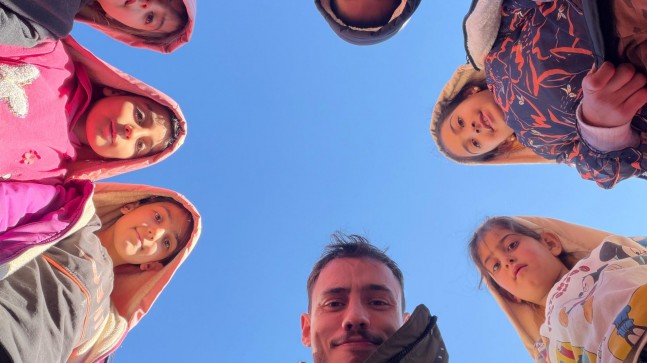 VEFARENGİ’nin Kalplere Dokunan Yolculuğu Ahlat’ta 350 Çocuğu Isıttı