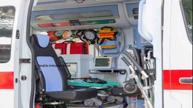 Elazığ’da Ambulans Devrildi