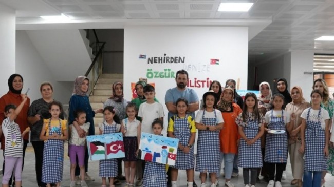 Elazığlı Çocuklar Resimlerini Filistin İçin Çizdi