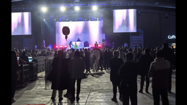 Eypio Konserinde Sahne Önü Basına Yasaklandı, Gazeteciler Adeta Kovuldu