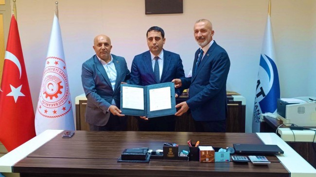 Elazığ Tuhafiyeciler ve Konfeksiyoncular Esnaf Odası’ndan “E-Ticaret ve Markalaşma” Projesi