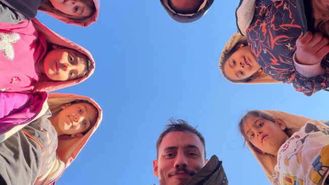 VEFARENGİ’nin Kalplere Dokunan Yolculuğu Ahlat’ta 350 Çocuğu Isıttı