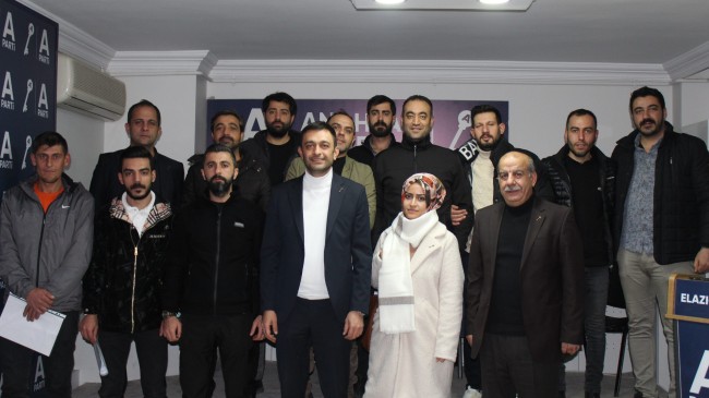 ANAHTAR PARTİ ELAZIĞ’DA SAHAYA DAMGASINI VURDU: MAHALLE TEŞKİLATLARINA GÜÇLÜ BAŞLANGIÇ