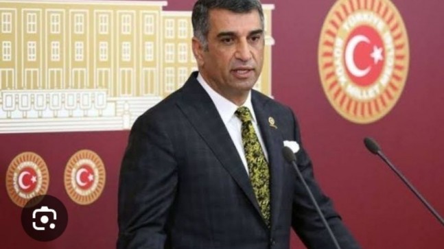 Özgür Özel Gürsel Erol’un Çevirdiği Kongre Dolabını Mı Açıkladı!